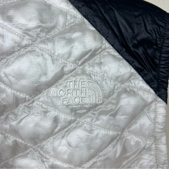 The North Face Thermoball Remix Vest XS - Picture 6 of 9